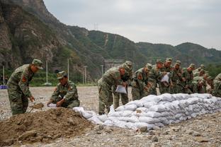 奥纳纳数据：被射31脚丢1球 4次扑救 2次摘高空球 评分7.6